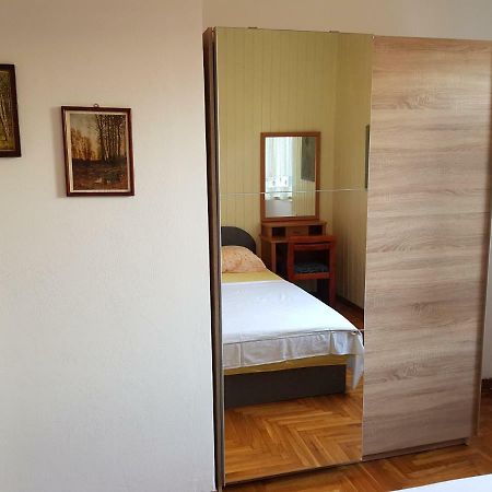 Mare Azzurro Apartments พูลา ภายนอก รูปภาพ