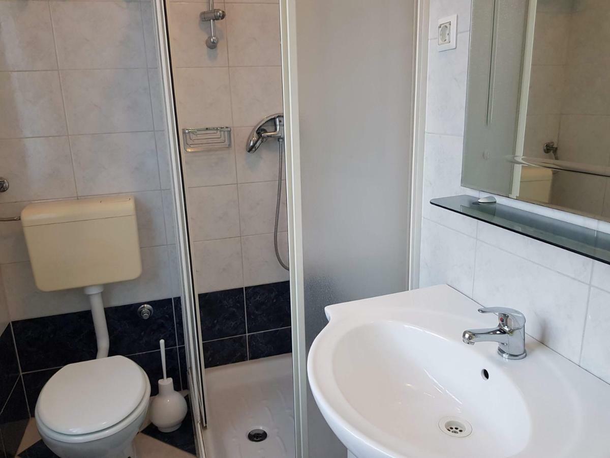 Mare Azzurro Apartments พูลา ภายนอก รูปภาพ