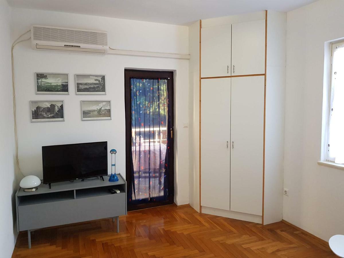 Mare Azzurro Apartments พูลา ภายนอก รูปภาพ