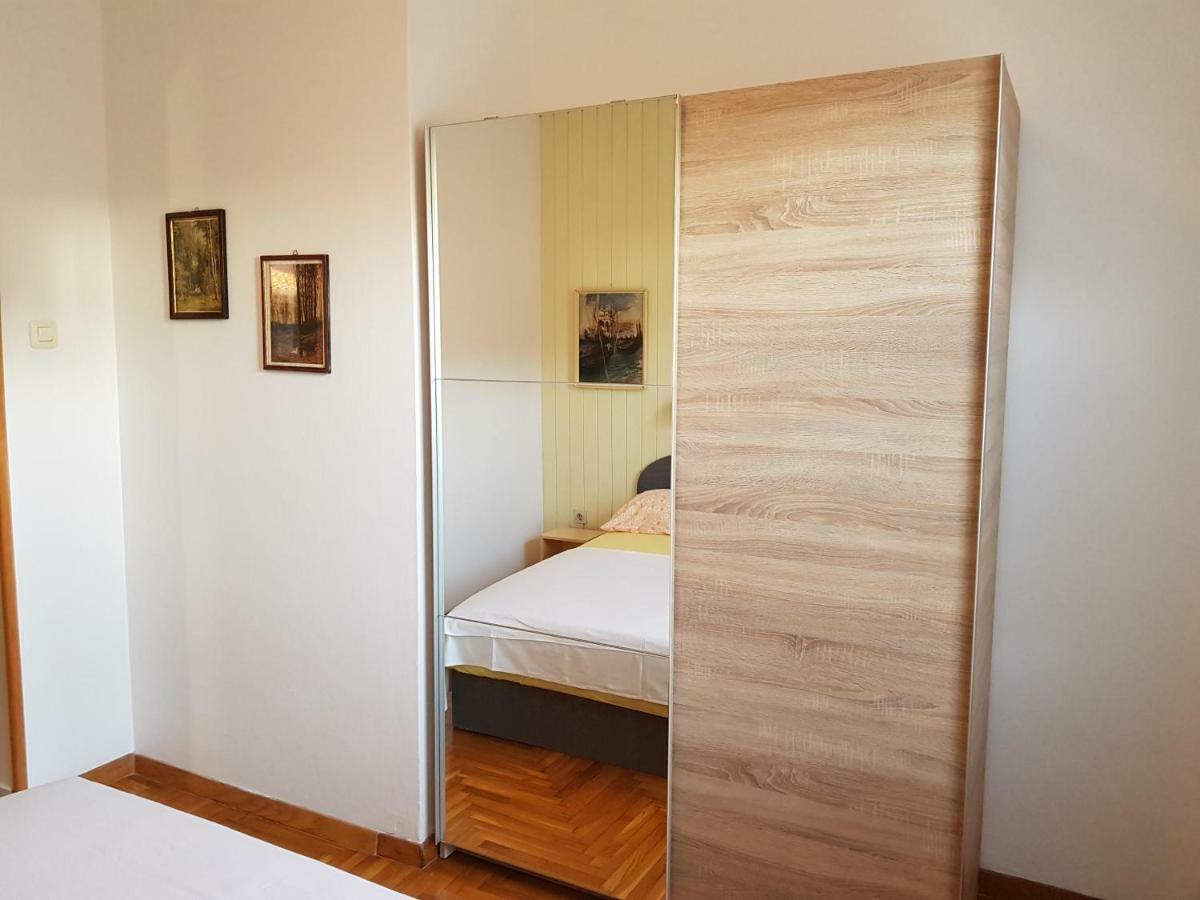 Mare Azzurro Apartments พูลา ภายนอก รูปภาพ