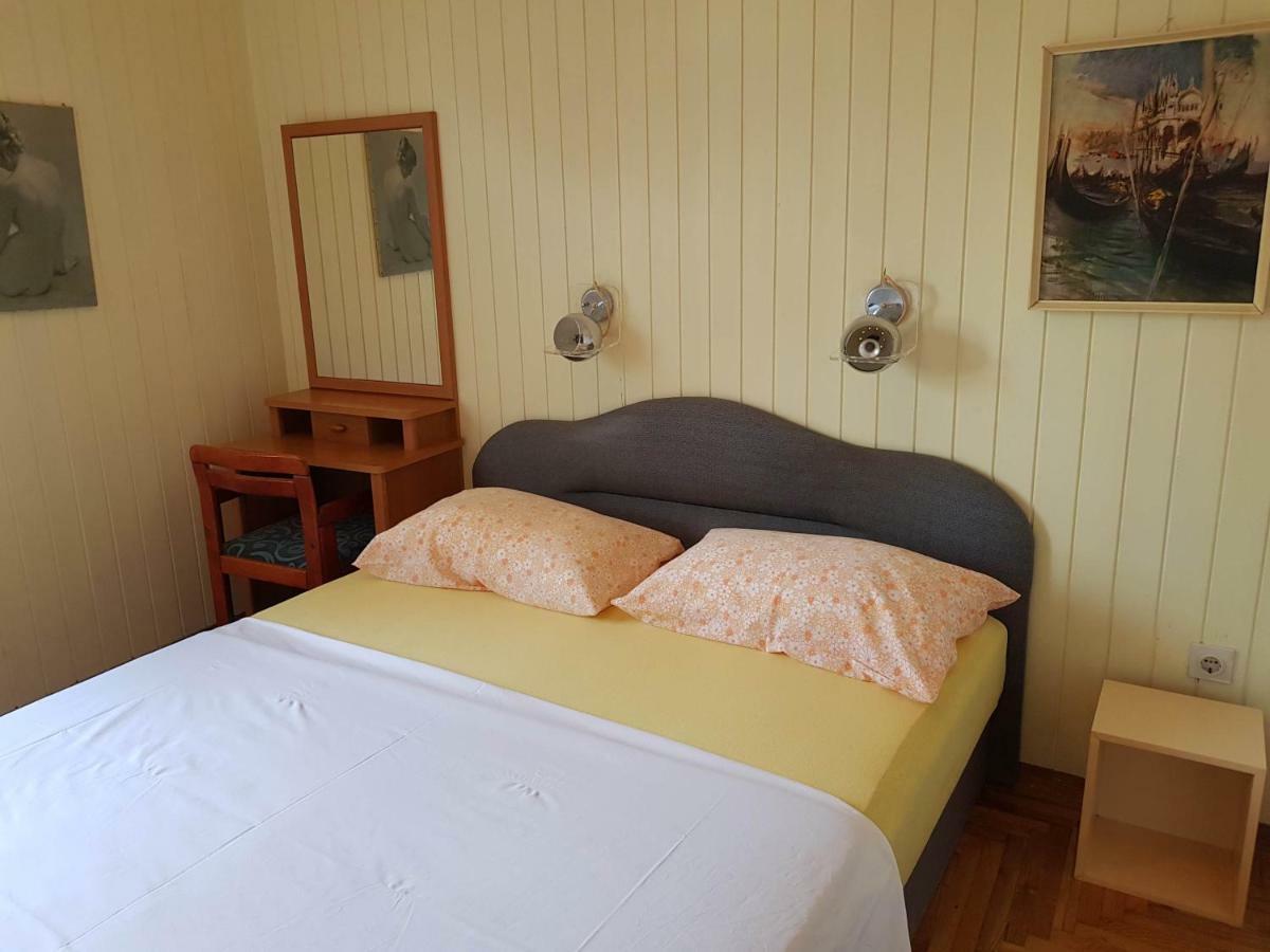 Mare Azzurro Apartments พูลา ภายนอก รูปภาพ