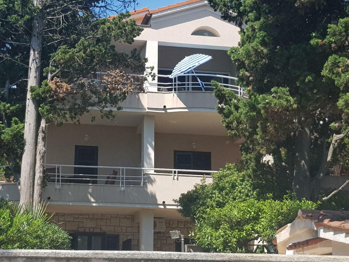 Mare Azzurro Apartments พูลา ภายนอก รูปภาพ